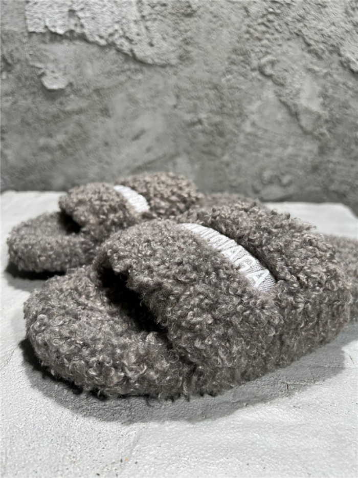 BLCG SLIPPERS