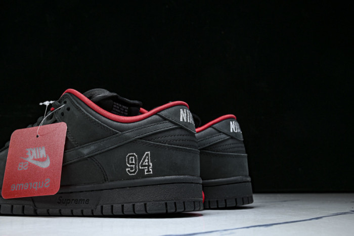 nike sb dunk low  Svp*me 94 black  hq8487-001