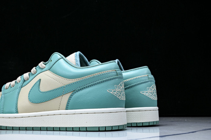 Air Jordan 1 Low  DC0774-131