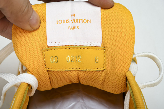 LV SNEAKER LOW  121205