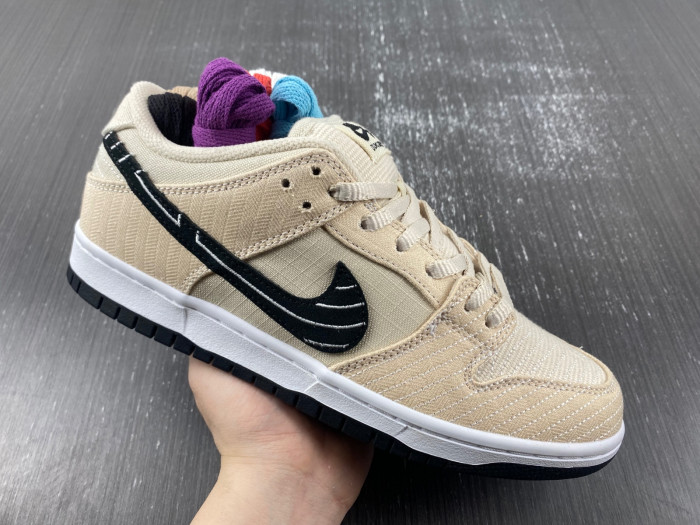 Albino & Preto x Nike Dunk SB Low  FD2627-200