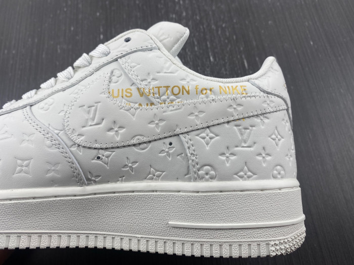 Nike Air Force 1 LV 052801