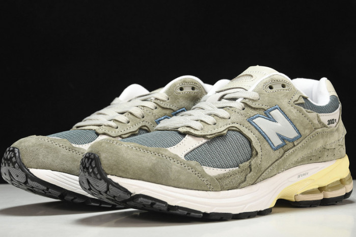 New Balance yeeshoes M2002RDD