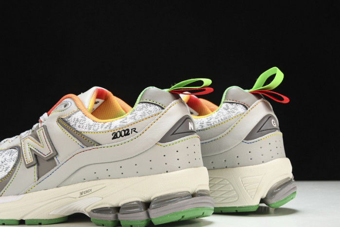 New Balance yeeshoes   ML2002RGD