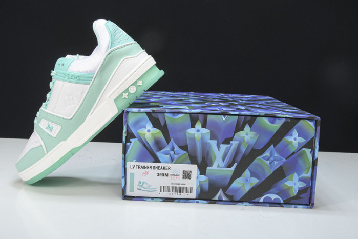 LV SNEAKER LOW YEE-008