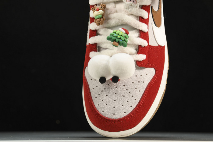 Nike Dunk Low se 85 Merry Christmas DO9457-112