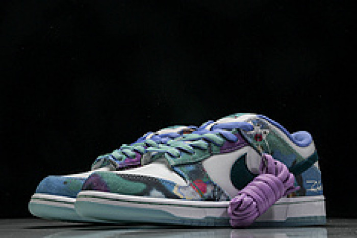 Nike Dunk Low x  Futura Laboratories HF6061-400