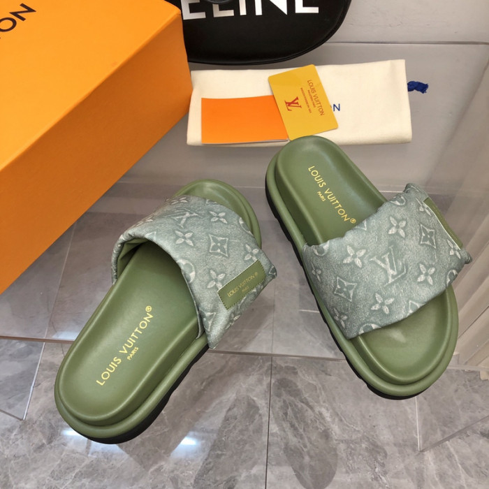 LV SLIPPERS