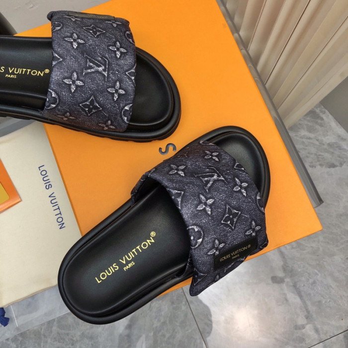 LV SLIPPERS