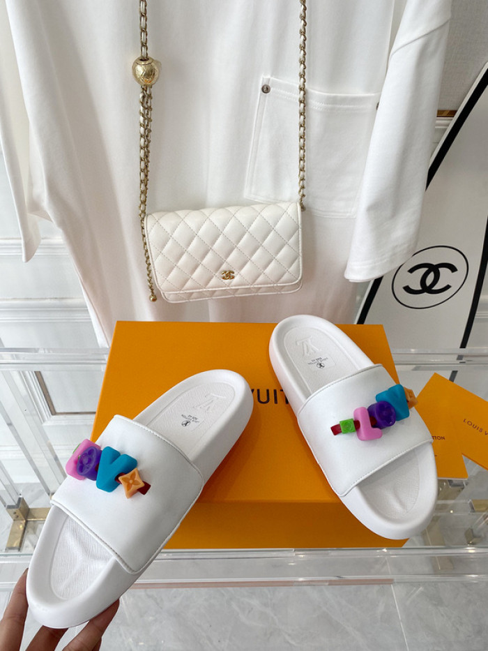 LV SLIPPERS
