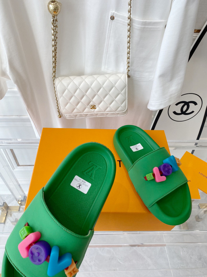 LV SLIPPERS