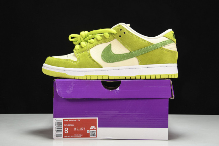 Nike Dunk Low "Green Apple"   DM0807-300