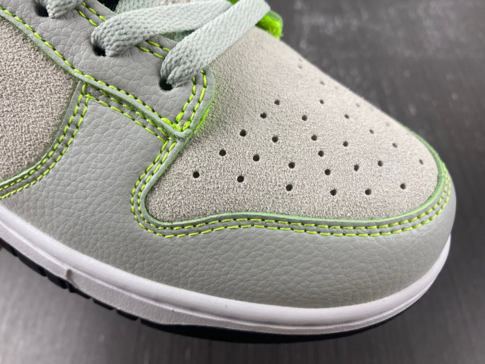 Dunk Low Oregon PE “Ducks of a Feather”   FQ7260-001