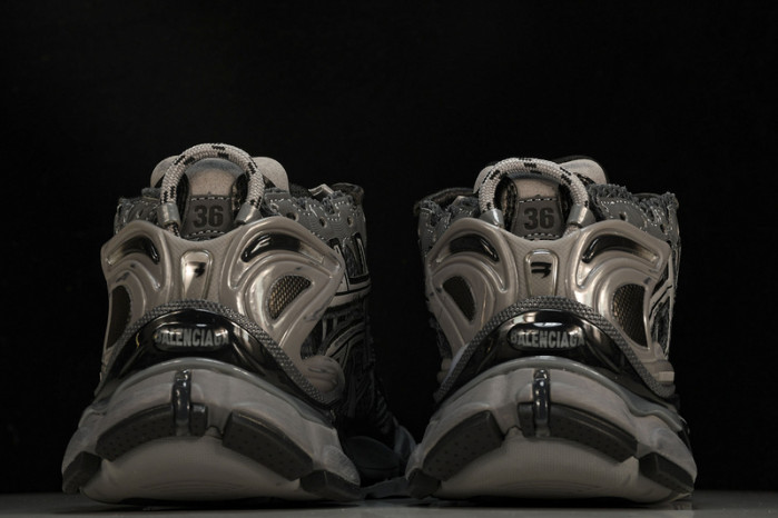 BLCG RUNNER  677403 W3RBR 151547