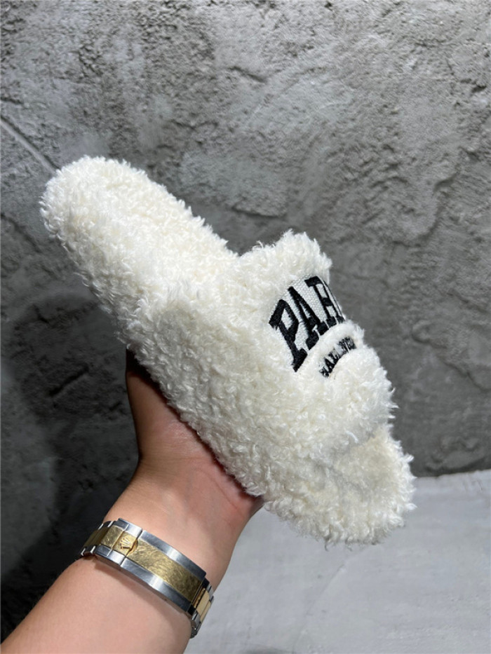 BLCG SLIPPERS