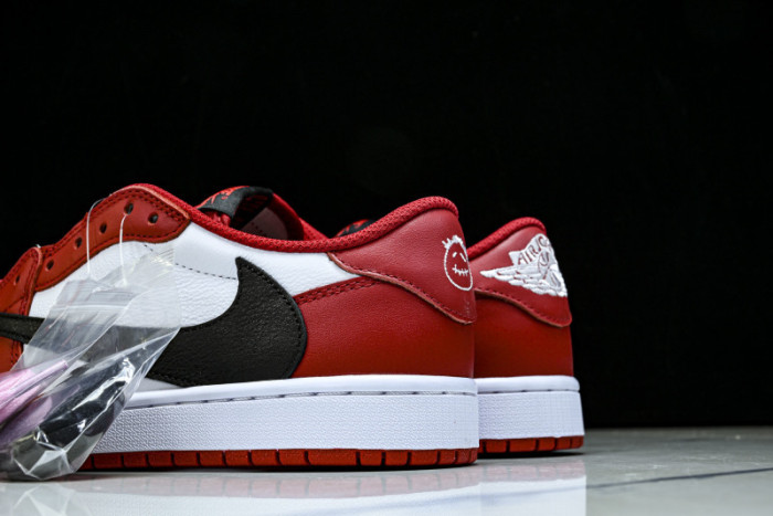 Travis Scott x Air Jordan 1 Low OG DM7866-101