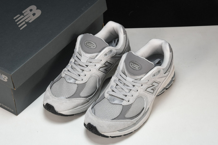 New Balance yeeshoes  ML2002RO