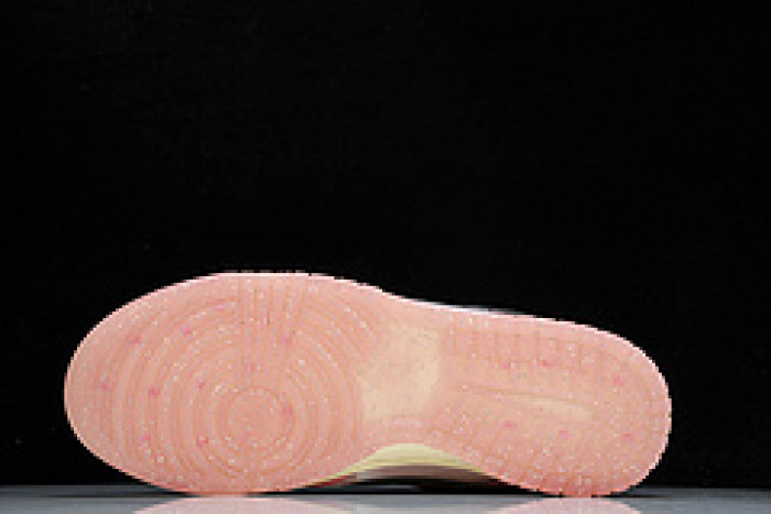 Nike  Dunk Low LX“Hot Punch and Pink Foam”  FN8927-621