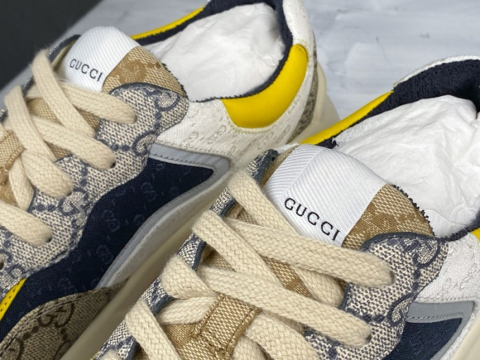 Gv*c rhyton vintage trainer sneaker 619891 99wf0 4370