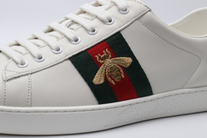 Gv*c ace embroidered low-top sneaker white with bee