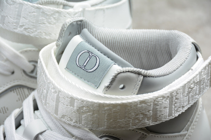 D10R B27 High Top Sneaker